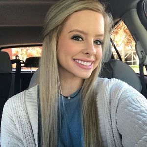 Meet your Posher, Abigail